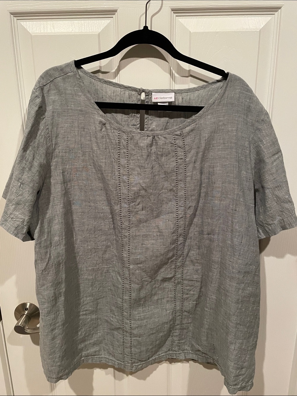 Liz Claiborne Light Sage green  Linen Scoop Neck Top